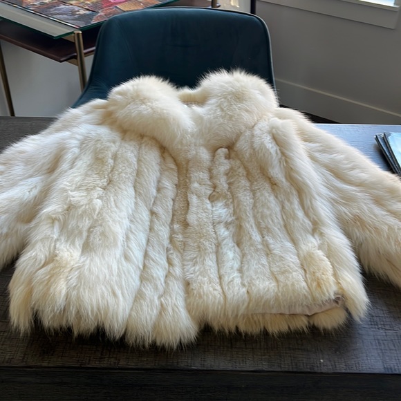 Saga Fox Jackets & Blazers - Selling a Saga Fox fur coat in perfect condition. Only worn once!